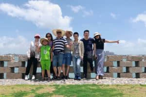 盈科网络同事海边户外旅游合影